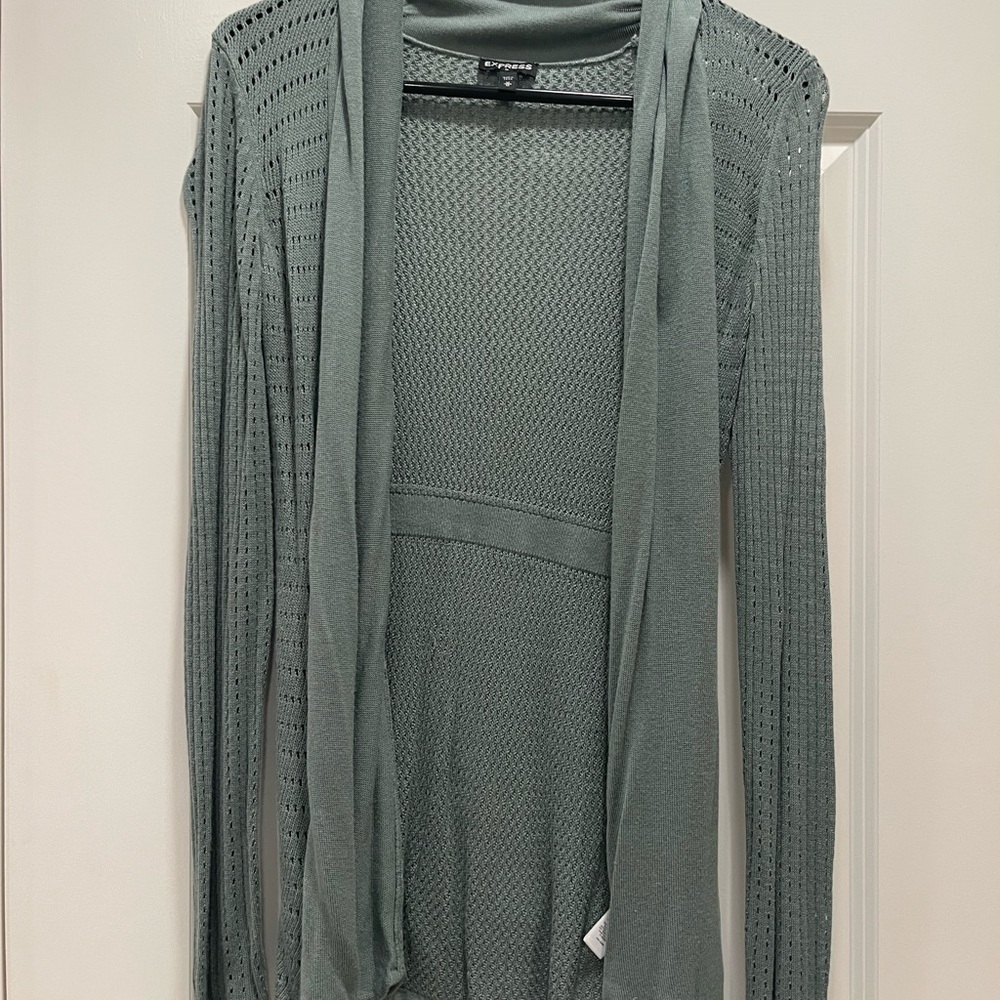 Elegant Green Women's Sweater